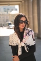 my minelli jedwabna apaszka w kropki, silk scarf in dots, najmodneiejsze apaszki, jak nosic apaszki. jedwab satynowy, luksusowy prezent