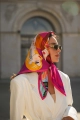 My Minelli jedwabna apaszka Valentino Chic, Tres chic, silk scarf, jedwabna chusta modna,  icon apaszka, apaszka z kobietami, Vogue, elle, paris
